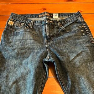 Men’s bootcut Cinch jeans.